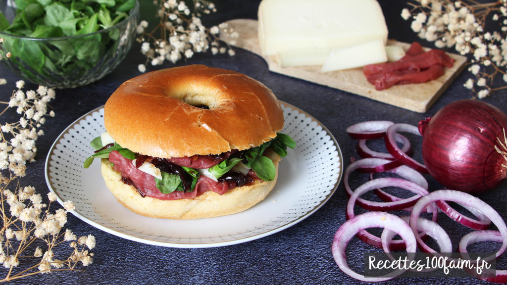recette bagel carpaccio boeuf confit oignon